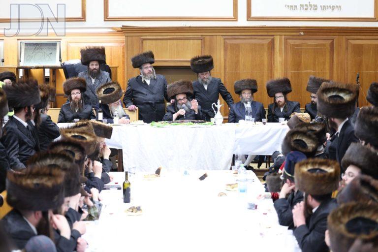 פורים בקהילת סאטמאר בית שמש בראשות אב''ד סאטמאר ירושלים צילום שמואל דריי (3)