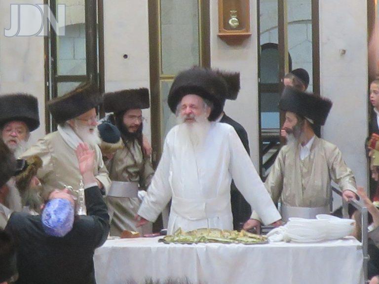פורים המשולש בחצר הקודש שומרי אמונים (4)