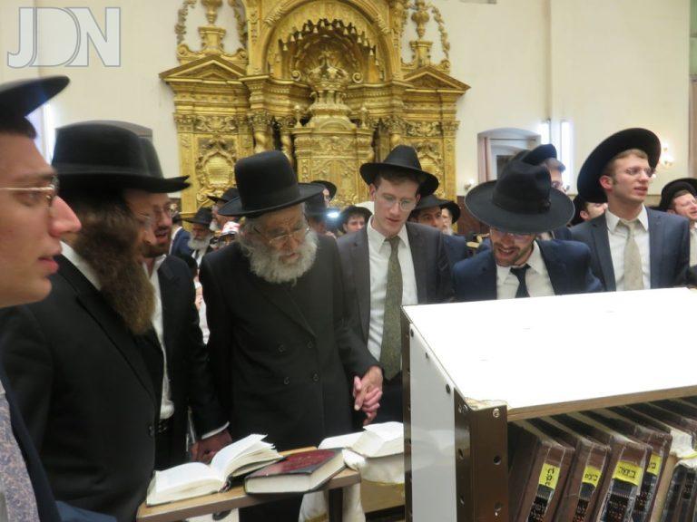 פורים מרן ראש ישיבת פוניבז' הגאון רבי שמואל מרקוביץ (21)