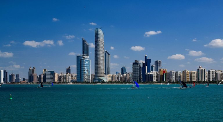 Abu_dhabi_skylines_2014