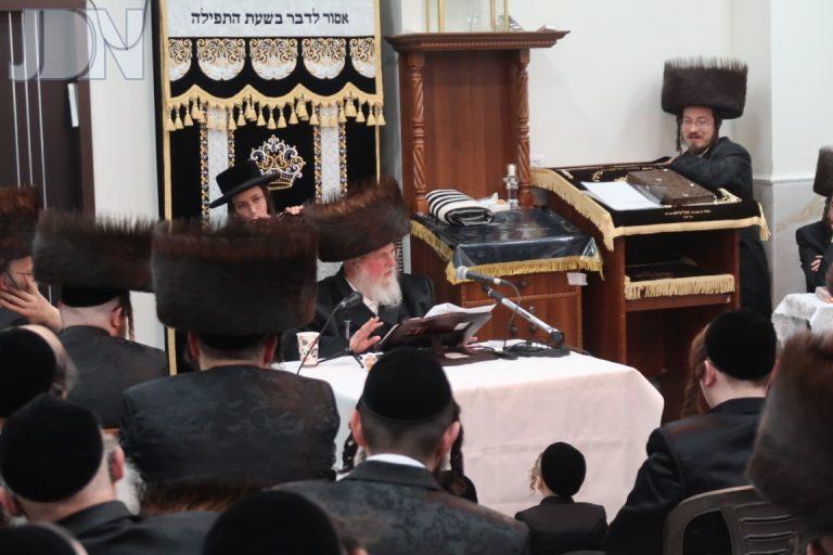 האדמ''ר מסאסוב בשיעור בחול המועד בבית מדרשו בב''ב צילום שימי פ