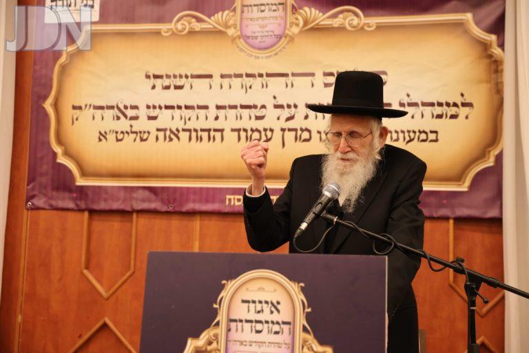 הגר''ע אויערבאך הקבלת פני רבו (24)