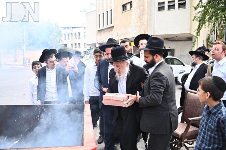 הרב פוברסקי שרפת חמץ צילום שוקי לרר (10)