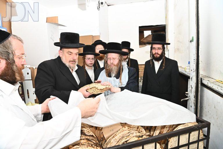 שומרי אמונים אפיית מצות (34)