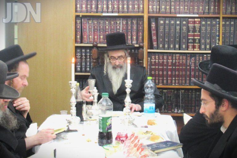 הילולא האדמו''ר מנדבורנא אראד אצל האדמור מסטאניסלאב ביתר  (75)