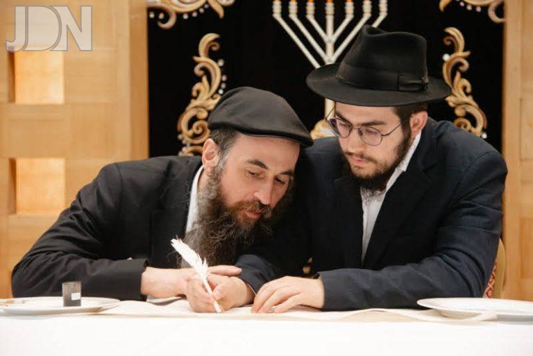 חב''ד מוסקבה הכנסת ס''ת לע''נ גרישא (42)