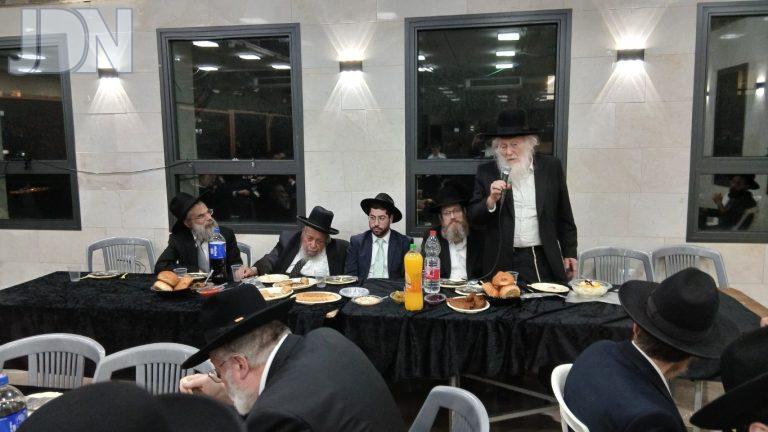 יונגר חדש אירוסין (3)