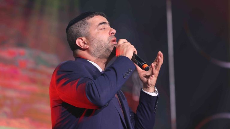 צילום - א