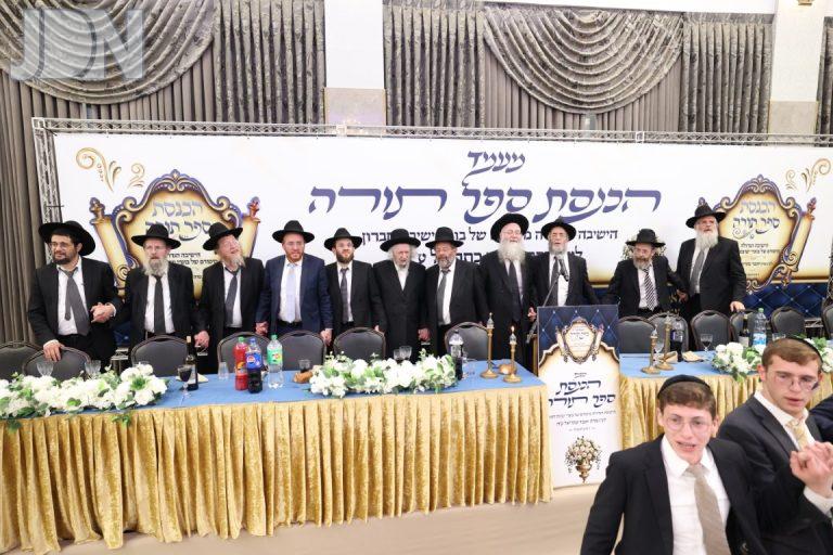 חברון החדשה הכנסת ס''ת (32)