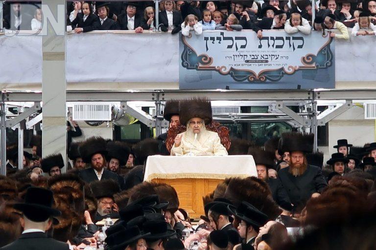 חג מתן תורה בחצר הקודש סאטמאר (9)