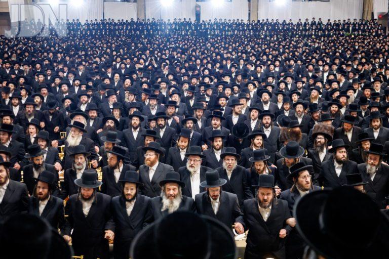 סיום הש''ס בחבורת תורתך שעשועי ע''י אלפי חסידי סאטמר - ח''ב (42)