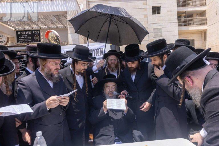 עצרת המחאה נגד חילולי הקברים (1)