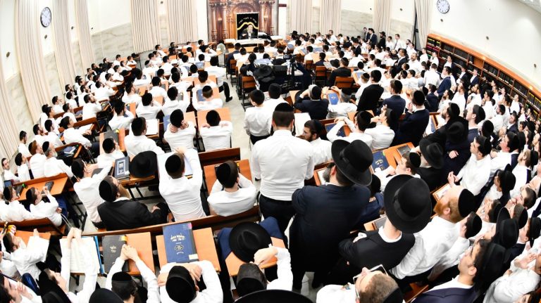 שיעור באמונה וביטחון ועצרת חיזוק בבית ה בבני ברק צילום שוקי לרר (11)