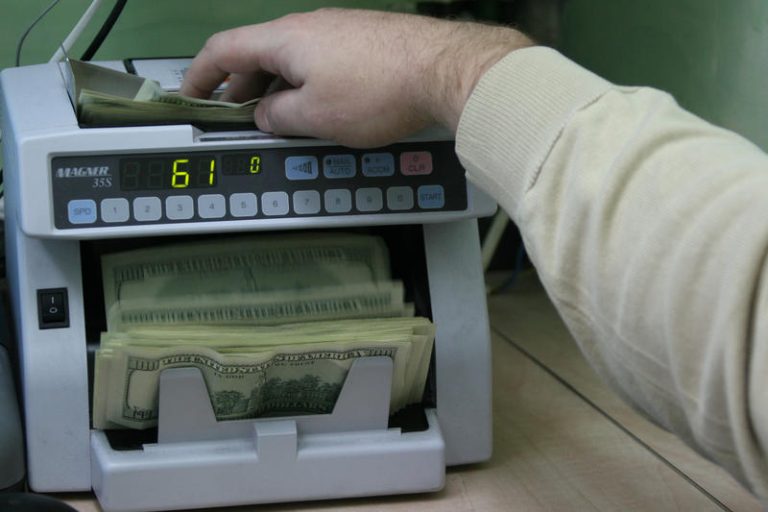 Illustration of a cash machine