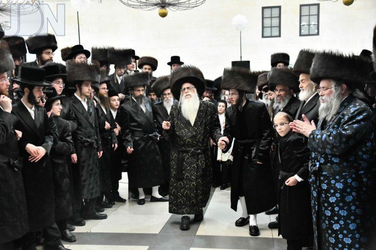 גאב''ד קרית הבעש''ט חתונה נכד (5)