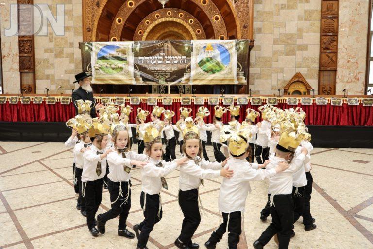 חומש סעודה תלמוד תורה דושינסקיא בירושלים צילום שלומי טריכטר (2)