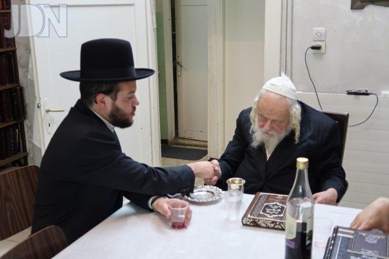 לחיים בבית המקובל רבי אביש ציינוירט לרגל הוצאת הספר החדש צוואת הריב''ש צילום מ א נוימן (3)