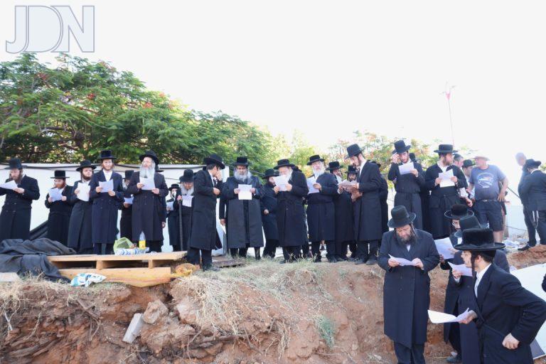 מחאה נגד חילול קברים ביהוד (24)