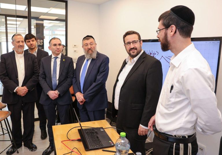 קמא טק