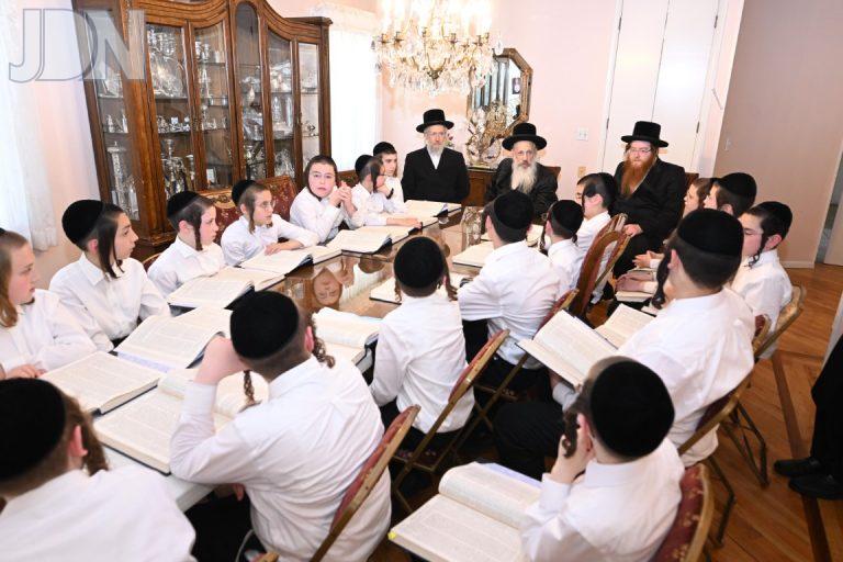 תלמידי ת''ת דרכי אבות צאנז בבארא פארק אצל אבד''ק באבוב 45 (3)