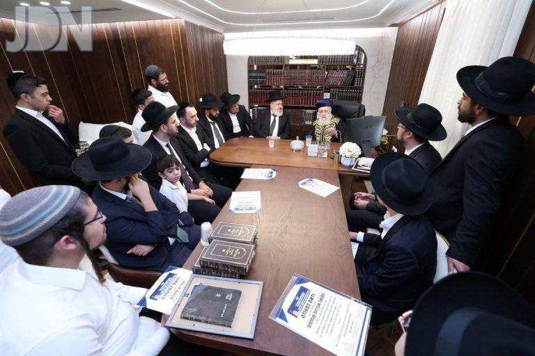 הגר''י יוסף חלוקת פרסים בלשכה (9)