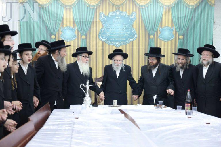 הכנסת ס''ת לביהמ''ד 'אוהל חיים דוד יחזקאל' ד'קהל עדת ירושלים בבית שמש צילום שמואל דריי (10)