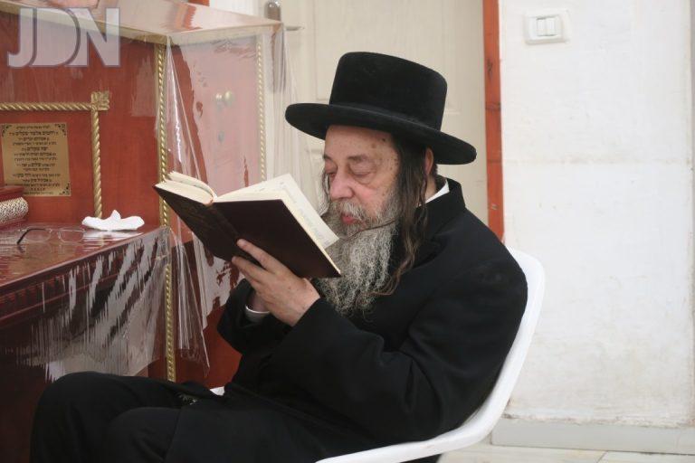 זוועהיל אמירת הקינות (3)
