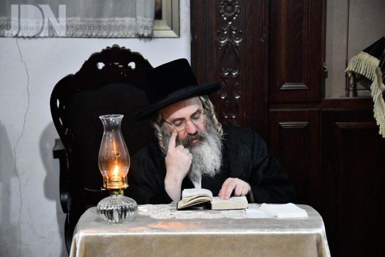 זוטשקא אמסנא אמירת הקינות (2)