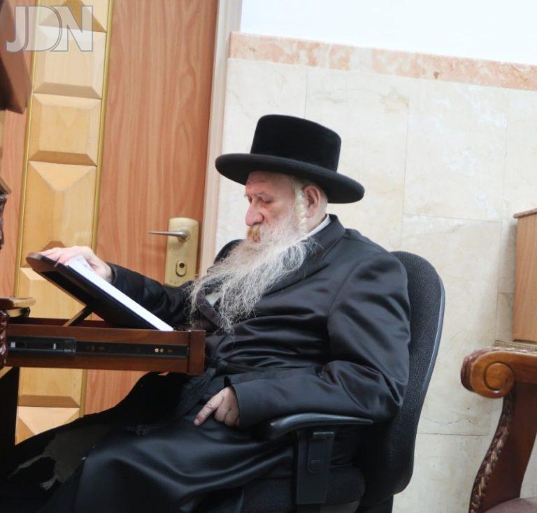 ט' באב בחצה''ק טשארנאביל צילום שימי פ
