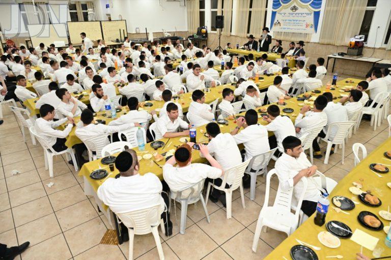 מעמד הסיומים השנתי בקעמפ ישיבת 'קרית מלך' צילום שוקי לרר (9)