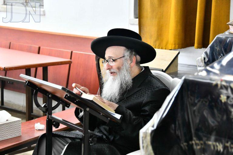 ספינקא בב אמירת הקינות (3)