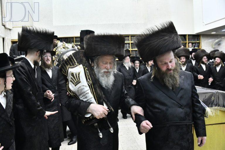ערלוי ב''ב הכנסת ס''ת (47)