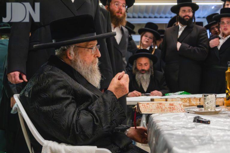 תשעה באב בחצה''ק פינסק קרלין צילום א.פ