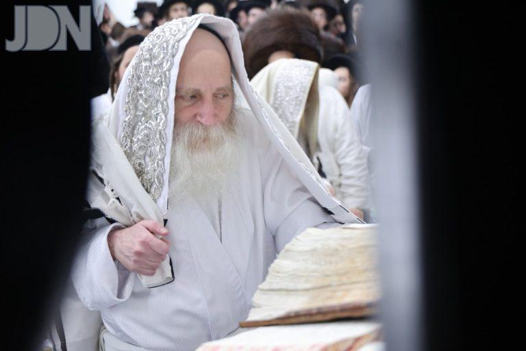 אדמו''ר מתורת חכם במעריב וטיש מוצאי ראש השנה - צילום שלומי טריכטר (17)