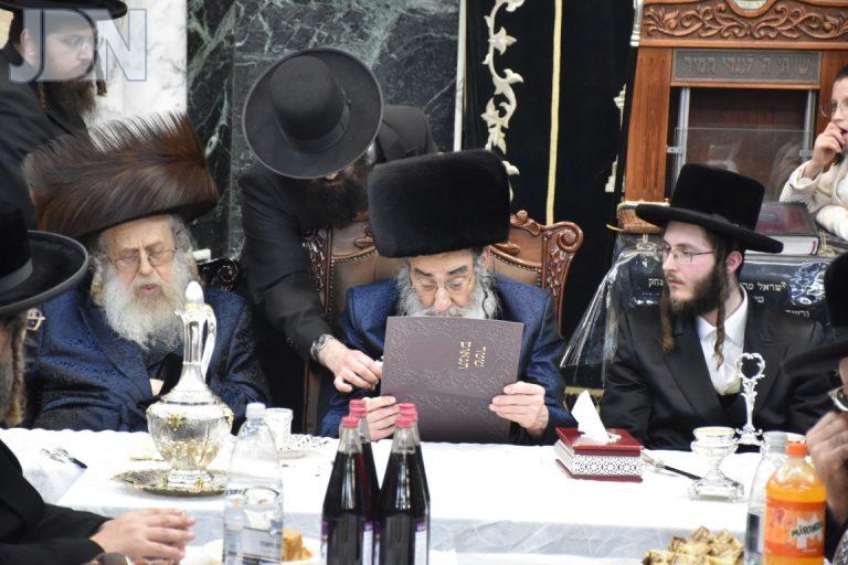 טיש יורצייט באלכסנדר בשילוב שמחת התנאים לנכדת האדמו''ר צילום יהודה פרקוביץ (27)