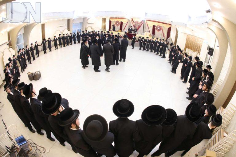 סיום מסכת גיטין בישי''ק למצויינים 'יטב לב' דסאטמאר בירושלים צילום שמואל דריי (28)