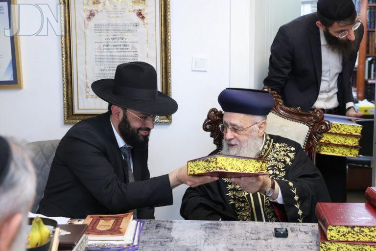 סיום מסכת עבודה זרה שנלמדה עם הגאון רבי אליהו חייאיב רב קהילת שערי עובדיה וינה ומפקח (14)