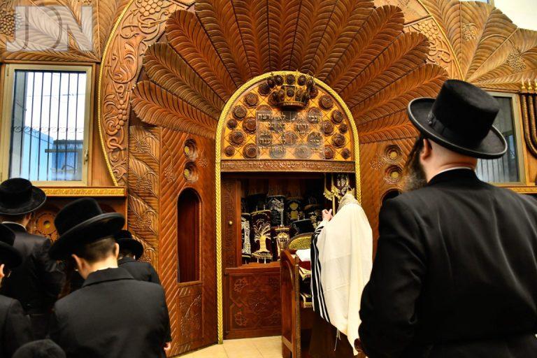 סליחות בחצה''ק פרמישלאן פ''ה צילום שוקי לרר (15)