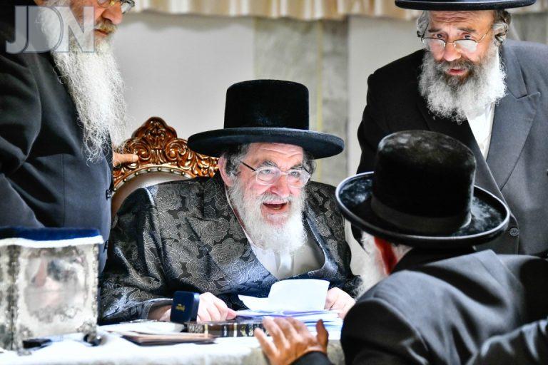 קבלת קהל מיוחדת לזקני ויזניץ בבני ברק צילום שוקי לרר (35)