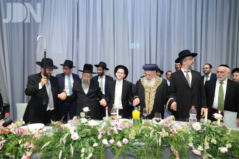 שמחת החתונה לנכדתם המשותפת של הרב בן ציון מוצפי והרשל''צ הרב שלמה משה עמאר צילום דוד ארזני (18)