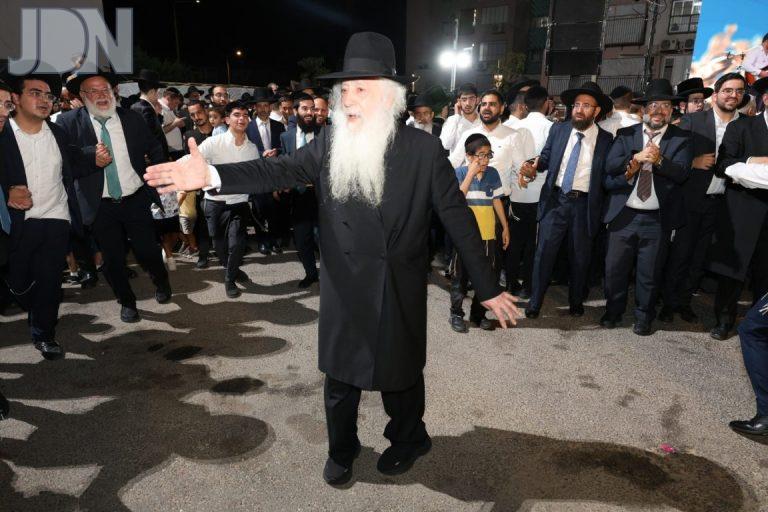 הגרד''ח פינטו הכנה סוכות (7)