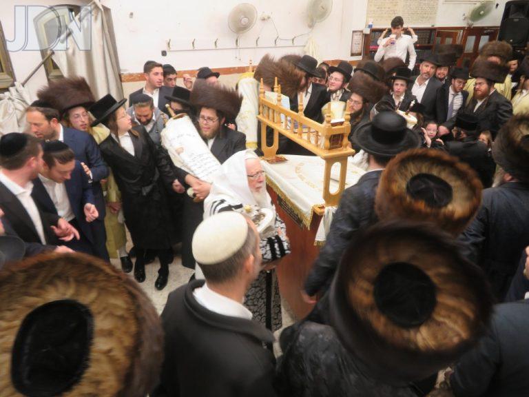 הושענא רבא והקפות שניות בחצה''ק סטראפקוב צילום שימי פ