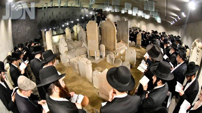 הילולת מרן החתם סופר בעיר פרעשבורג צילום שוקי לרר (10)