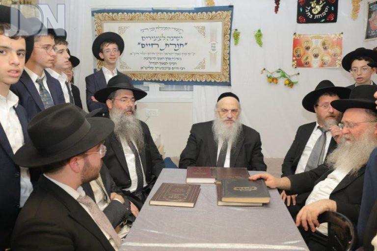 קבלת פני רבו אצל הגר''ח פיינשטיין צילום י