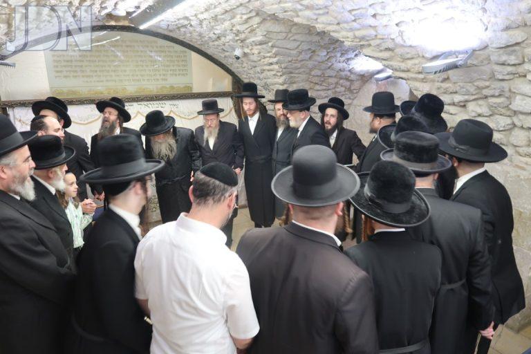 קוזמיר סליחות יג מידות בקבר שמואל הנביא (14)
