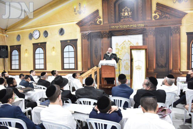 שיעוריו של הגאב''ד רבי אשר וייס בעל המנחת אשר צילום יהודה פרקוביץ (20)