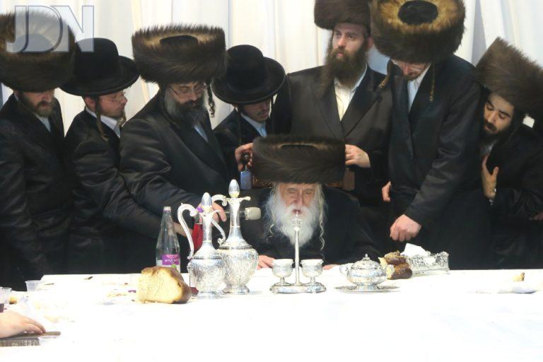 שמחת בית השואבה בחצרה''ק מכנובקא בעלזא ב' דחוה''מ אושפיזין דיעקב צילום מ