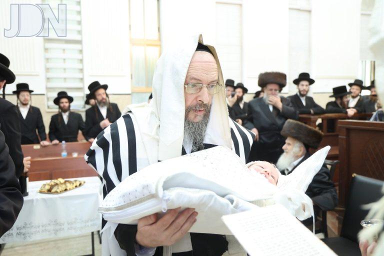גאב''ד זוויעהל הגר''מ אויערבאך ברית (10)