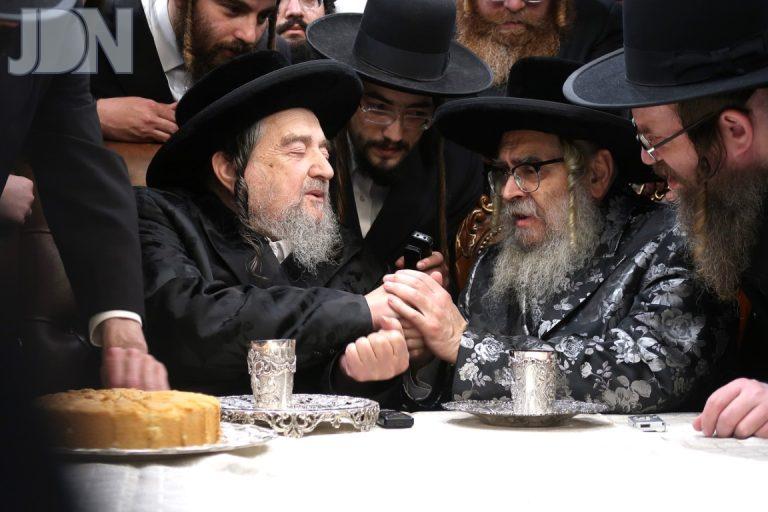 האדמו''ר מסאטמאר ביקור אצל רבי יעקב מאיר שכטער צילום יחיאל רייכמאן (13)