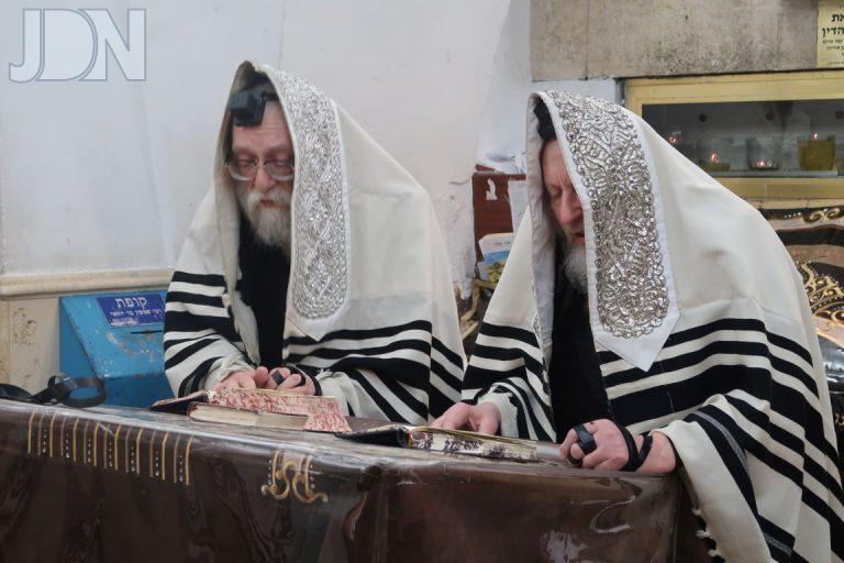 האדמו''ר משאץ דרהאביטש בציון הרשב''י באתרא קדישא מירון (4)